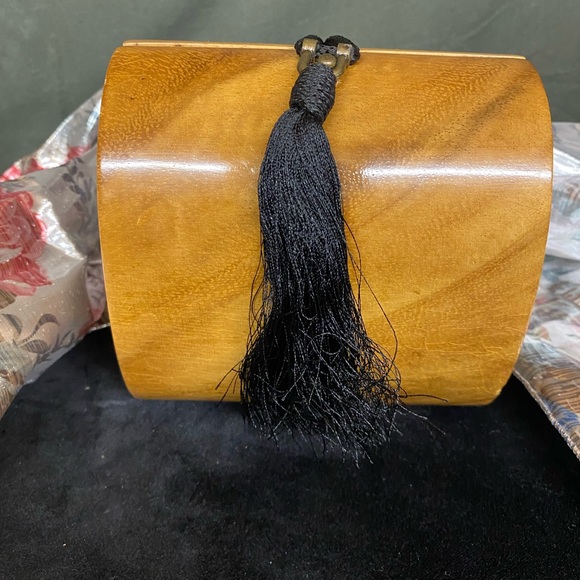 Timmy Woods Beverly Hills collection wooden purse. - Picture 2 of 7